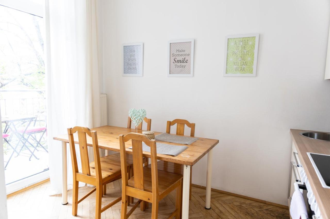 Moonlight Apartment With Porch Near Schoenbrunn And Westbahnhof Wien Eksteriør billede